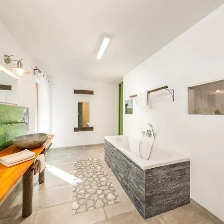 In Dietringen Mit Privatem Garten Und Neben Dem Apartment